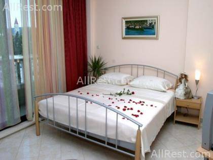 Bellevue Aparthotel 11
